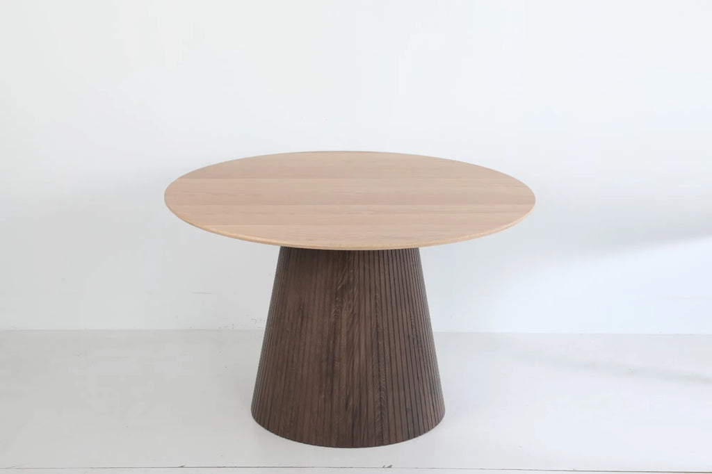 Mocha rundt spisebord Ø120 cm i eik