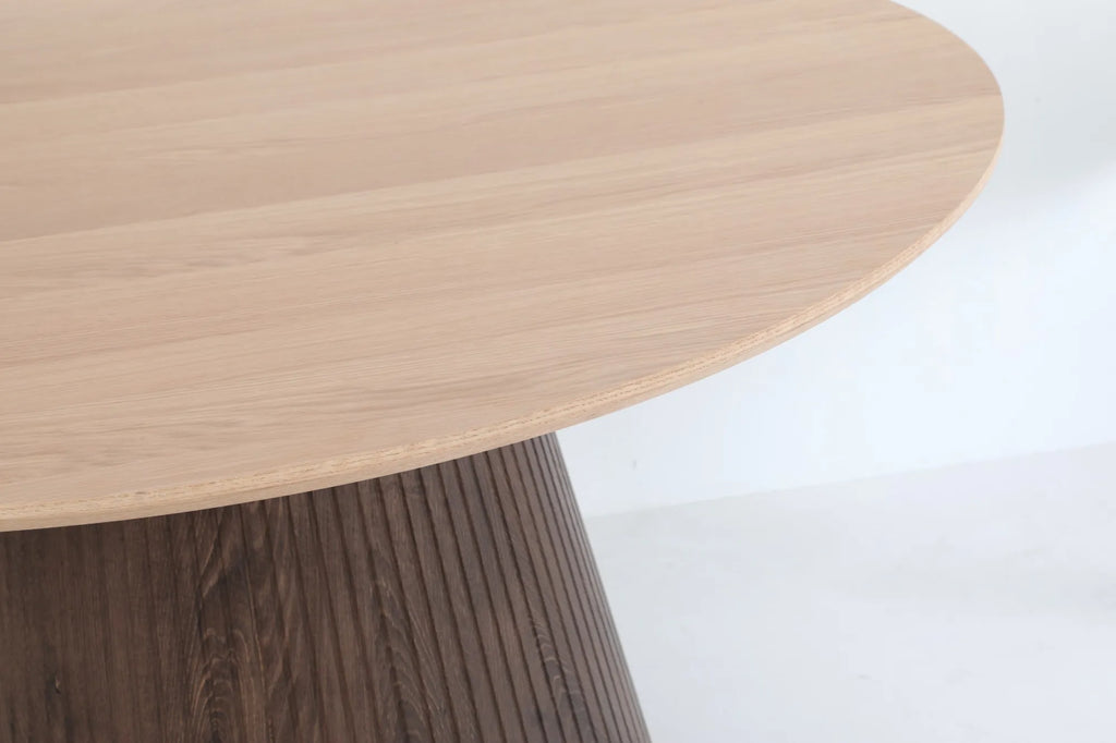 Mocha rundt spisebord Ø120 cm i eik