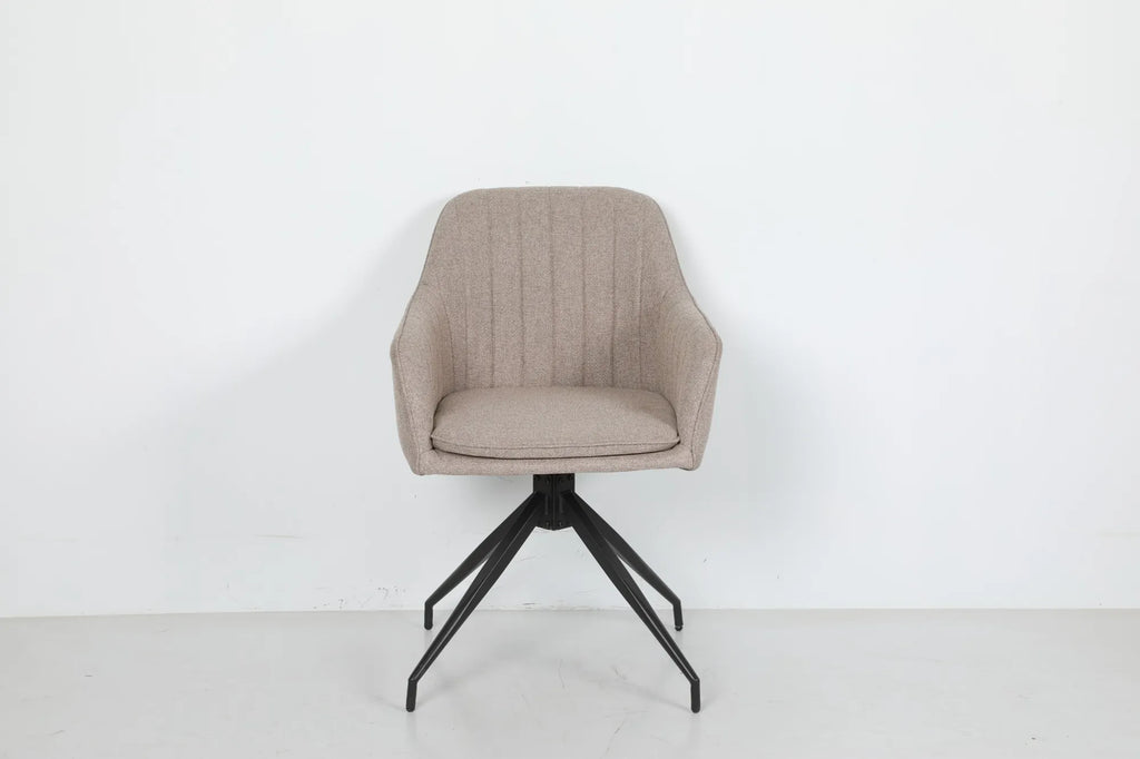 Lemia Spisestol – 180° Roterbar med Davis Barrel-stoff