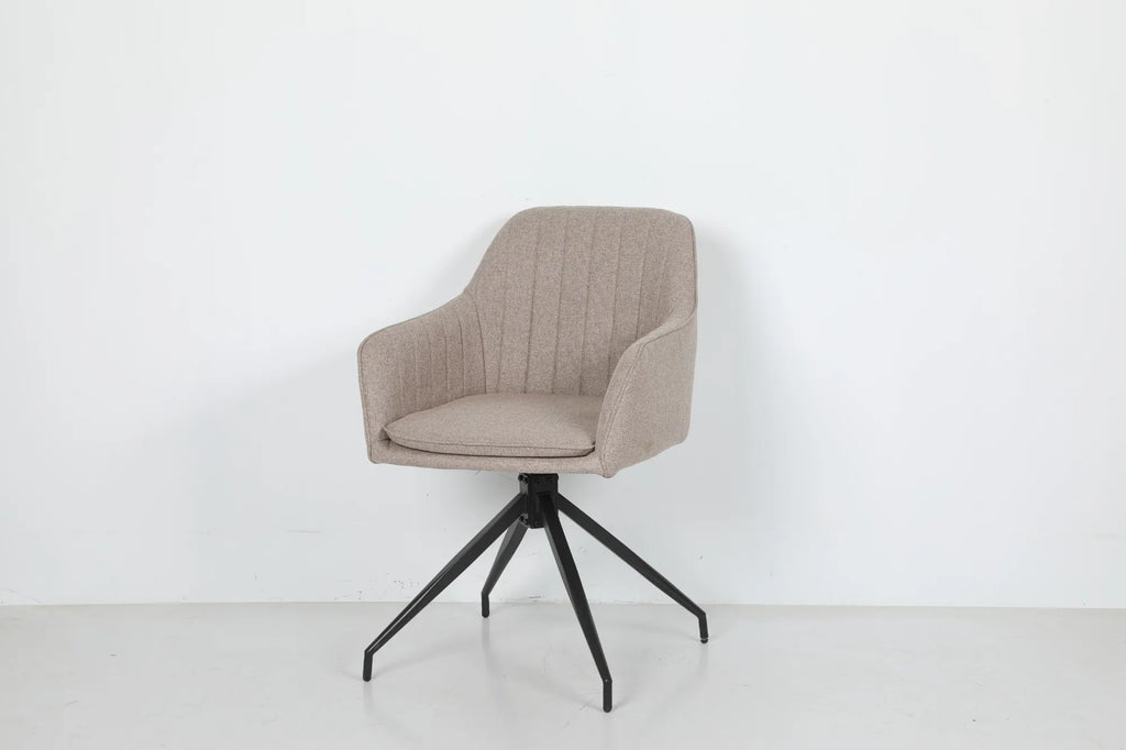 Lemia Spisestol – 180° Roterbar med Davis Barrel-stoff